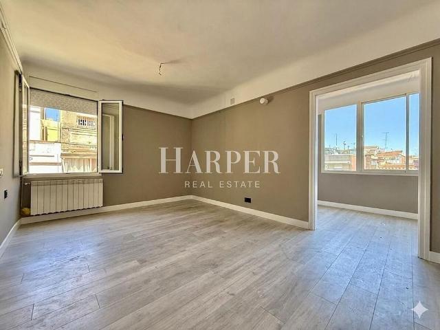Piso en venta en calle Del Planeta, Barcelona, de 66 m² 2 habitaciones por 460.000