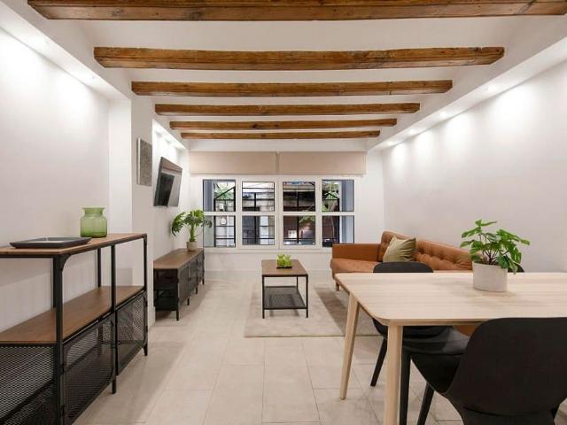 Piso en venta en calle Del Príncep de Viana, Barcelona, de 49 m² 2 habitaciones por 269.000