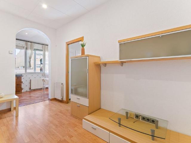 Piso en venta en calle Del Rector Triadó, Barcelona, de 60 m² 2 habitaciones por 329.000