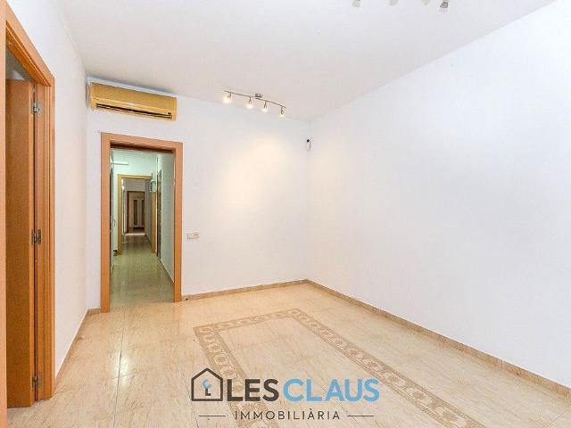 Piso en venta en calle Del Rector Triadó, Barcelona, de 74 m² 4 habitaciones por 365.000