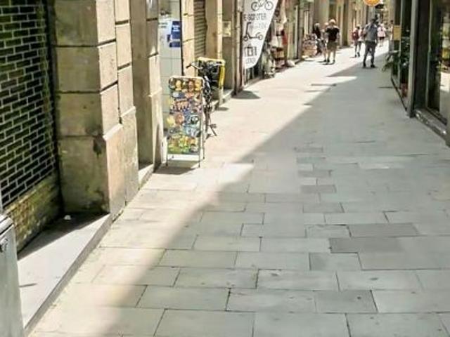 Piso en venta en calle Del Regomir, Barcelona, de 59 m² 2 habitaciones por 210.000
