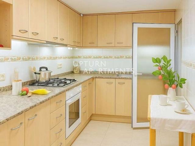 Piso en venta en calle Del Regomir, Barcelona, de 118 m² 3 habitaciones por 349.000