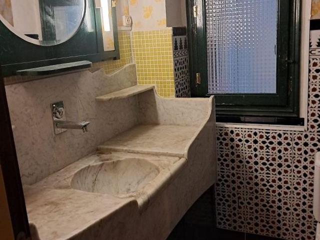 Piso en venta en calle Del Regomir, Barcelona, de 126 m² 4 habitaciones por 350.000