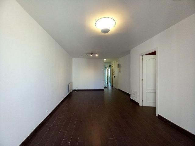 Piso en venta en calle Del Ripollès, Barcelona, de 65 m² 2 habitaciones por 390.000
