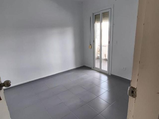 Piso en venta en calle Del Riu Segre, Girona, de 77 m² 3 habitaciones por 162.000