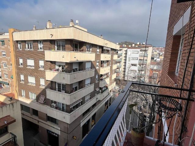 Piso en venta en calle Del Rosselló, Mataró, de 75 m² 3 habitaciones por 160.000