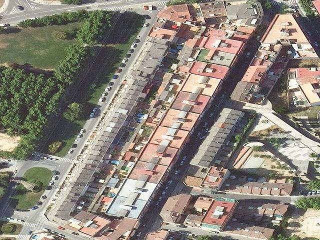 Piso en venta en calle Del Safir, Rubí, de 73 m² 3 habitaciones por 159.000