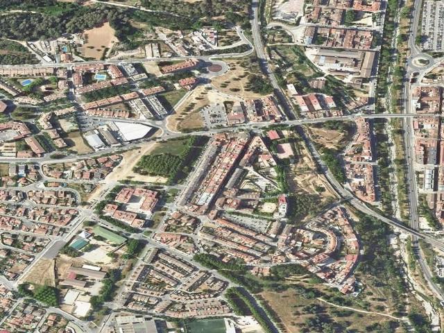 Piso en venta en calle Del Safir, Rubí, de 73 m² 2 habitaciones por 215.000