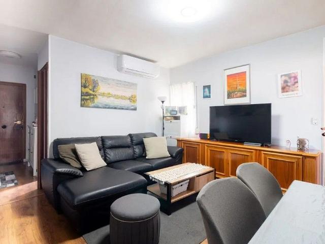 Piso en venta en calle Del Segle XX, Barcelona, de 70 m² 3 habitaciones por 349.999