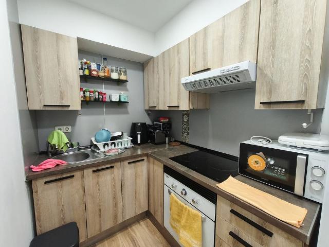 Piso en venta en calle D'eliseu Meifren, Badalona, de 40 m² 2 habitaciones por 131.000