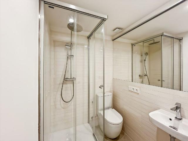 Piso en venta en calle Dels Codols, Barcelona, de 66 m² 2 habitaciones por 467.000