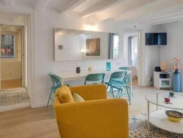 Piso en venta en calle Dels Còdols, Barcelona, de 75 m² 2 habitaciones por 309.000