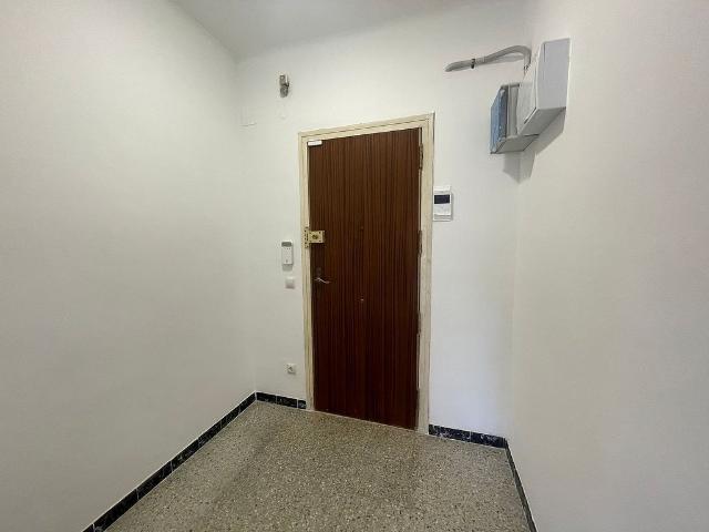Piso en venta en calle Dels Comtes de Belllloc, Barcelona, de 74 m² 2 habitaciones por 490.000