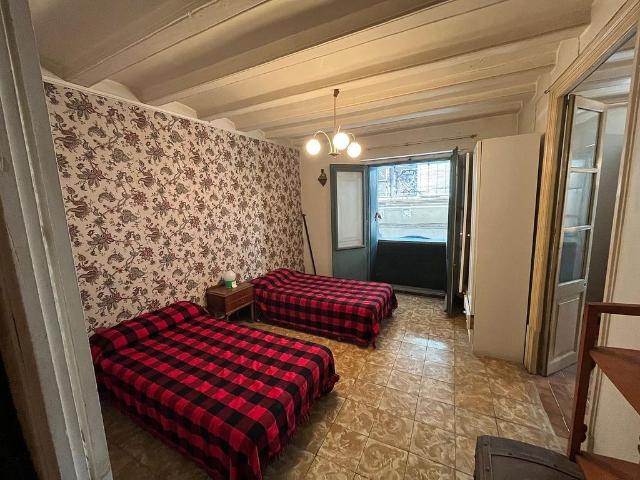 Piso en venta en calle Dels Banys Nous, Barcelona, de 150 m² 5 habitaciones por 499.000