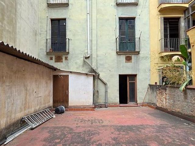 Piso en venta en calle Dels Banys Nous, Barcelona, de 160 m² 4 habitaciones por 750.000