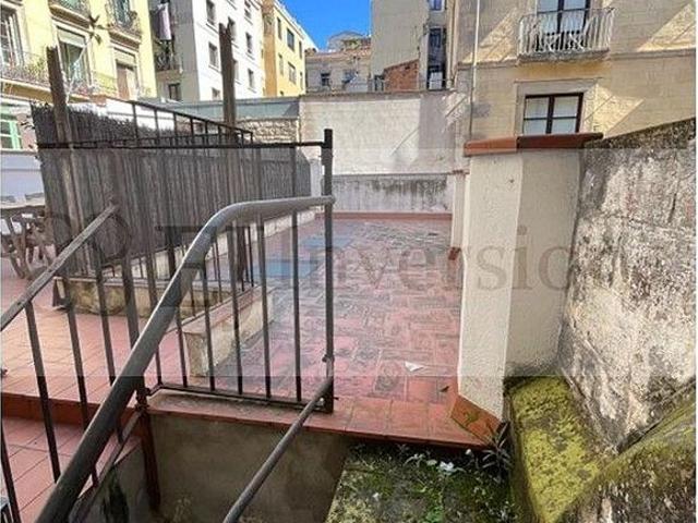 Piso en venta en calle Dels Banys Nous, Barcelona, de 200 m² 5 habitaciones por 500.000