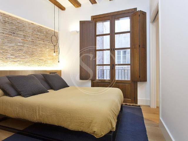 Piso en venta en calle Dels Banys Nous, Barcelona, de 69 m² 2 habitaciones por 520.000