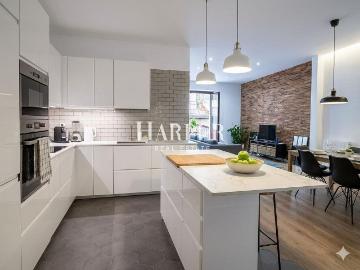 Piso en venta en calle Dels Escudellers, Barcelona, de 194 m² 6 habitaciones por 775.000