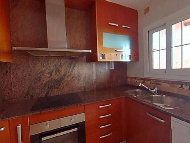 Piso en venta en calle Dels Faigs, Castelldefels, de 83 m² 3 habitaciones por 241.000