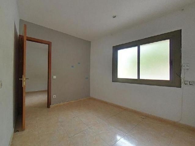 Piso en venta en calle Dels Ferrocarrils Catalans, Barcelona, de 49 m² 3 habitaciones por 138.085