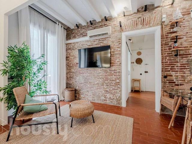 Piso en venta en calle Dels Safareigs, Barcelona, de 36 m² 1 habitación por 245.000