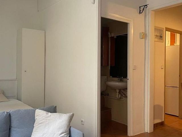 Piso en venta en calle Dels Salvador, Barcelona, de 38 m² 1 habitación por 140.000