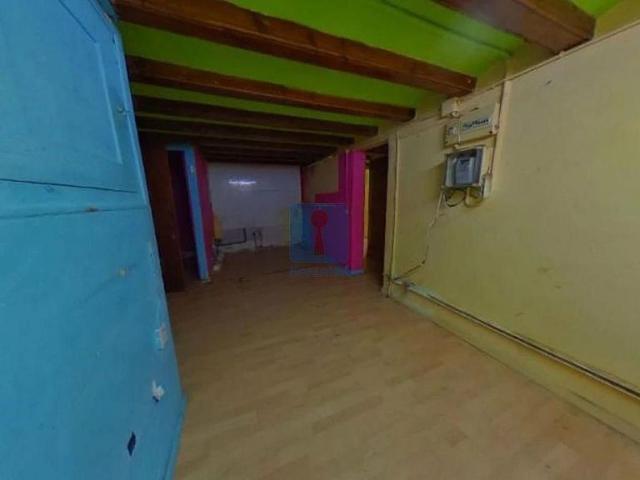 Piso en venta en calle Dels Salvador, Barcelona, de 55 m² 4 habitaciones por 153.640