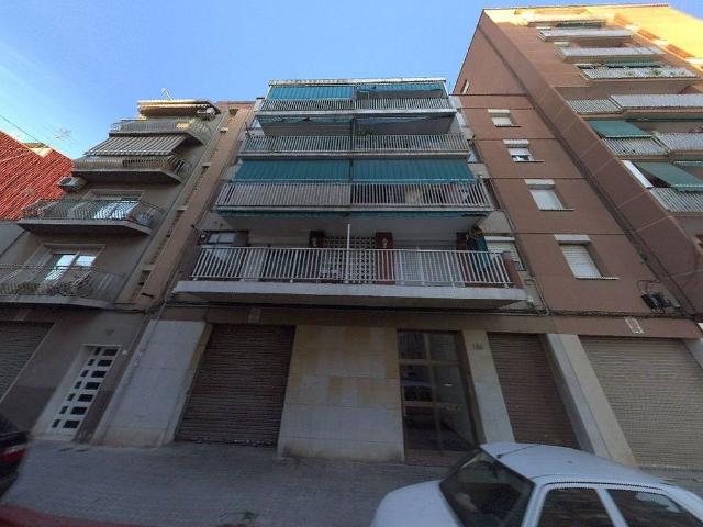 Piso en venta en calle Dels Reis Catòlics, Sabadell, de 76 m² 3 habitaciones por 103.000