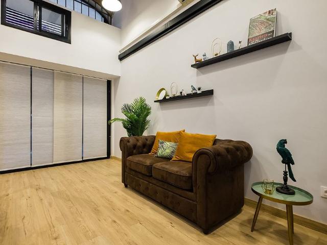 Piso en venta en calle D'en Copons, Barcelona, de 51 m² 1 habitación por 220.000
