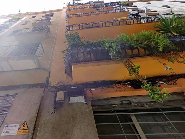 Piso en venta en calle D'en Cortines, Barcelona, de 37 m² 1 habitación por 95.325