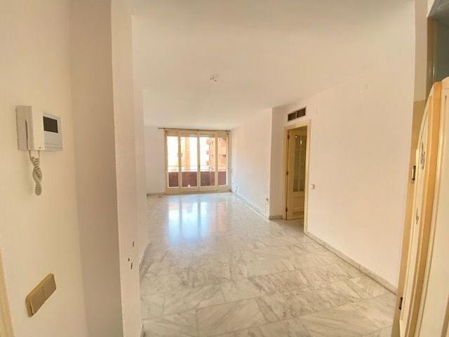 Piso en venta en calle D'en Josep Tarradellas, Sant Joan Despí, de 65 m² 2 habitaciones por 280.000