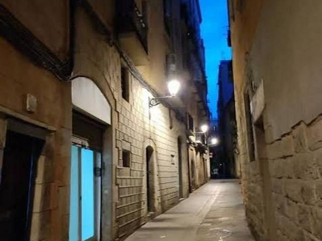 Piso en venta en calle D'en Mònec, Barcelona, de 52 m² 2 habitaciones por 210.000