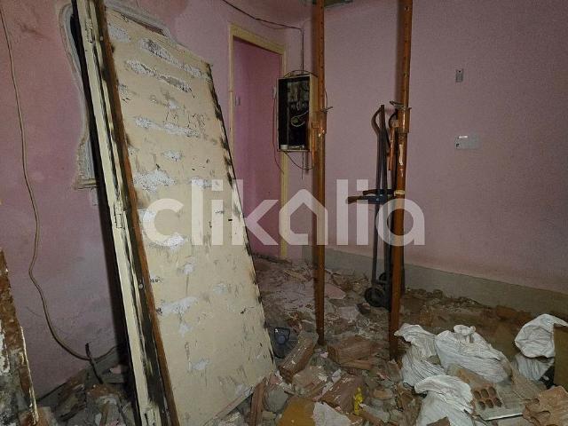 Piso en venta en calle D'en Robador, Barcelona, de 61 m² 1 habitación por 99.000