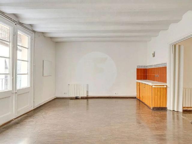 Piso en venta en calle D'en Roca, Barcelona, de 84 m² 2 habitaciones por 278.000
