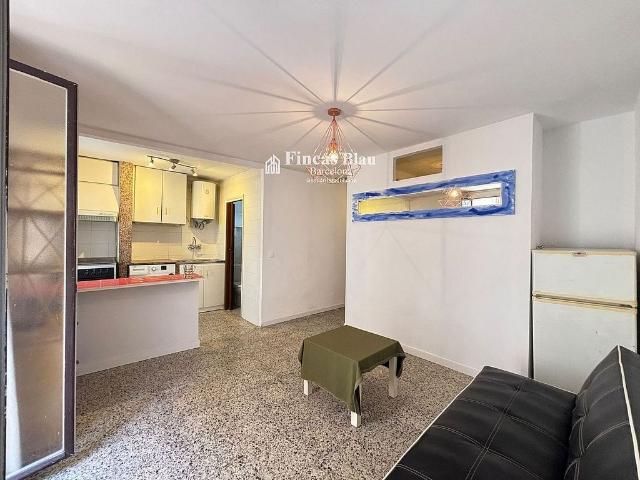 Piso en venta en calle D'en Roca, Barcelona, de 35 m² 2 habitaciones por 173.000