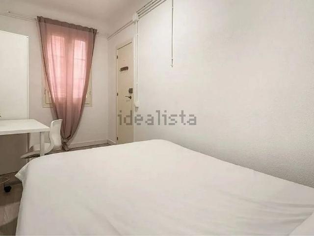 Piso en venta en calle D'en Roig, Barcelona, de 53 m² 3 habitaciones por 225.000