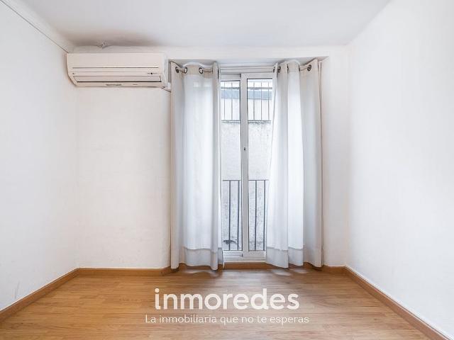 Piso en venta en calle D'en Serra, Barcelona, de 70 m² 2 habitaciones por 320.000
