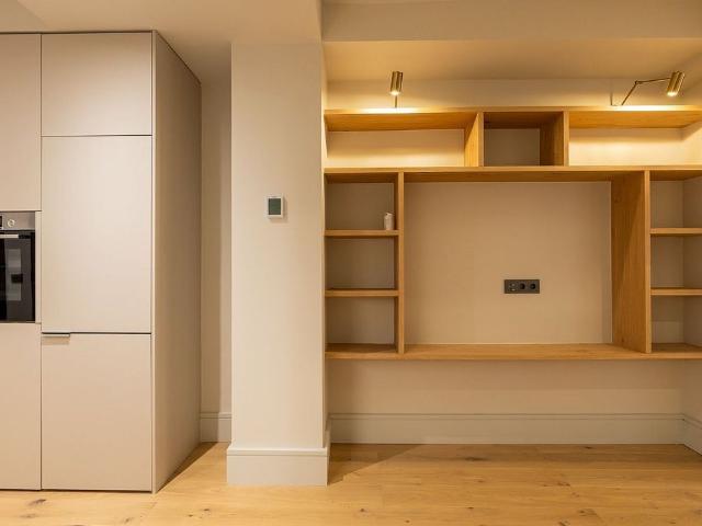 Piso en venta en calle D'entença, Barcelona, de 50 m² 1 habitación por 395.000