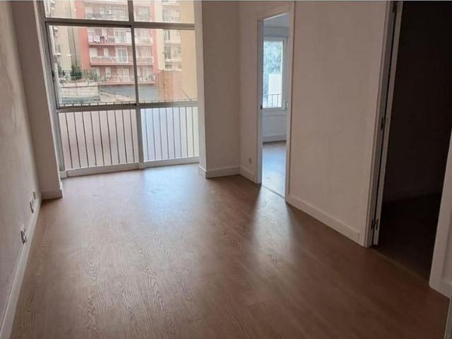 Piso en venta en calle D'entença, Barcelona, de 75 m² 4 habitaciones por 395.000