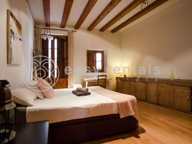 Piso en venta en calle D'escudellers Blancs, Barcelona, de 83 m² 3 habitaciones por 350.000
