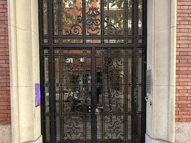 Piso en venta en calle D'espronceda, Barcelona, de 75 m² 3 habitaciones por 395.000