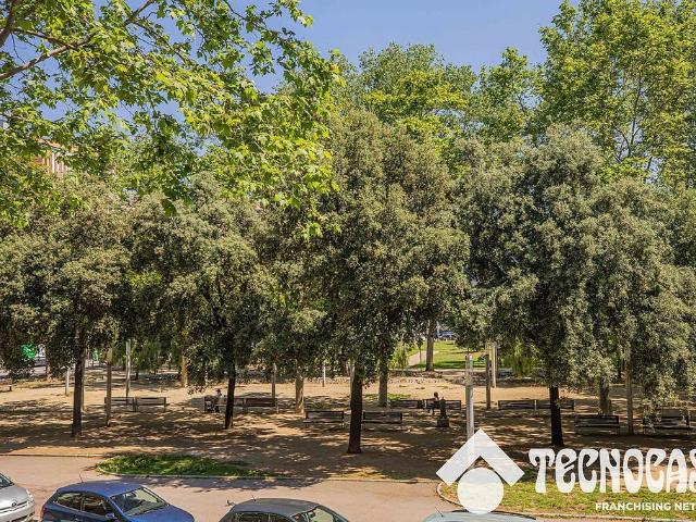 Piso en venta en calle D'espronceda, Barcelona, de 89 m² 3 habitaciones por 419.500