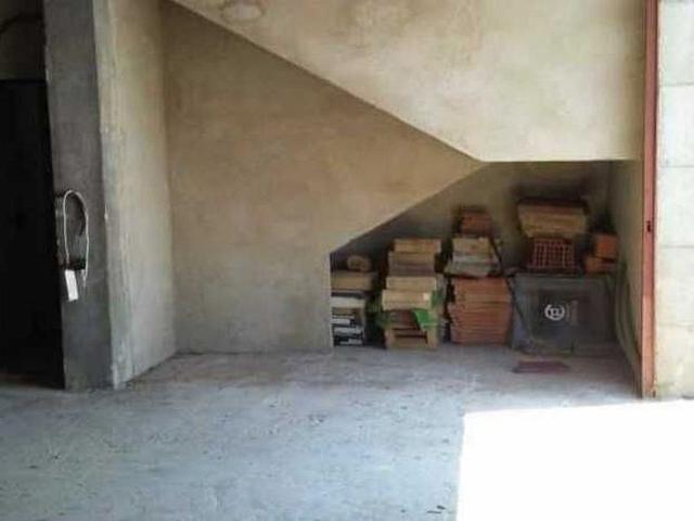 Piso en venta en calle D'ernest Hemingway, Rubí, de 359 m² 4 habitaciones por 349.000