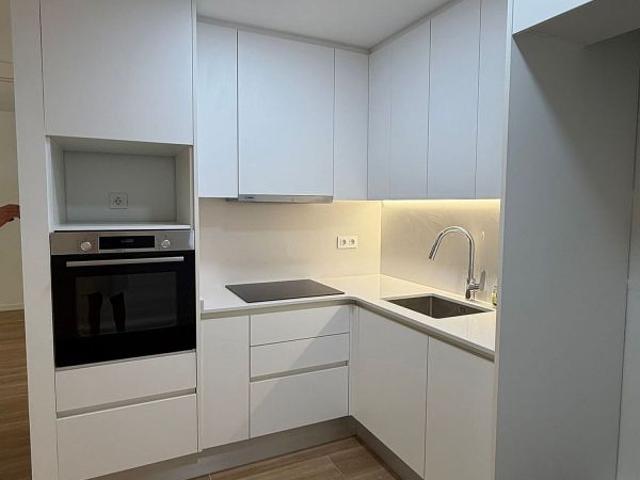 Piso en venta en calle D'europa, Barcelona, de 71 m² 2 habitaciones por 650.000