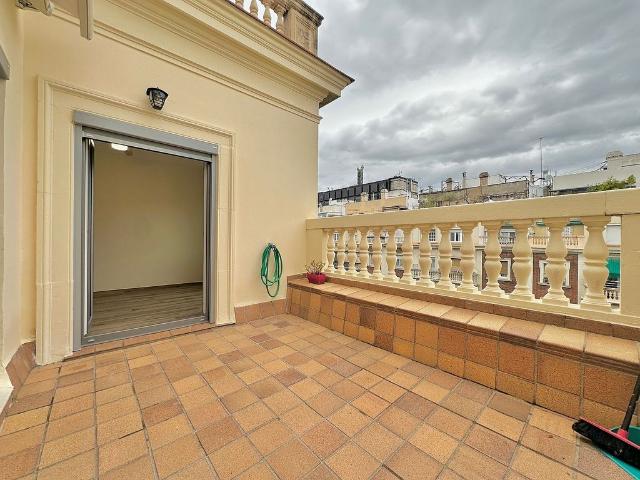 Piso en venta en calle D'europa, Barcelona, de 73 m² 3 habitaciones por 720.000