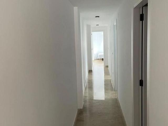 Piso en venta en calle D'hedilla, Barcelona, de 75 m² 3 habitaciones por 385.000