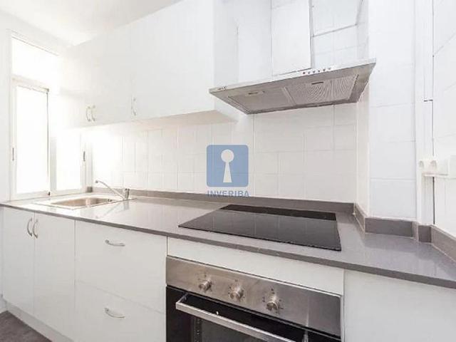 Piso en venta en calle Doctor Zamenhof, Barcelona, de 64 m² 3 habitaciones por 269.090