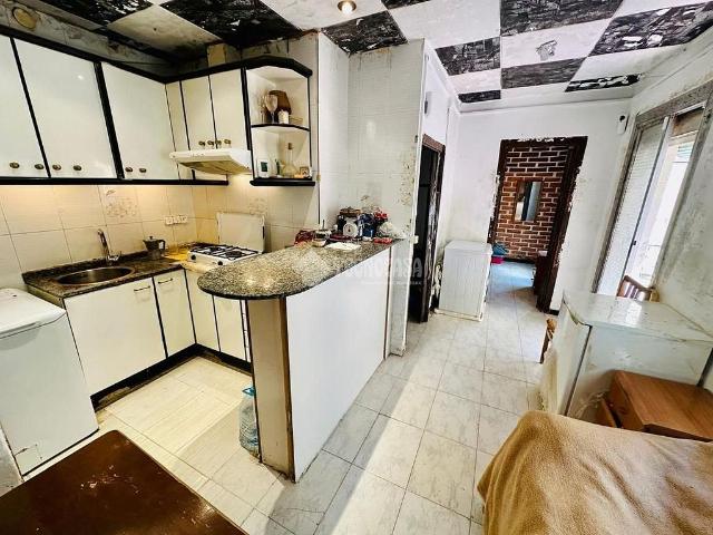 Piso en venta en calle Doctor Gine I Partagas, Barcelona, de 37 m² 2 habitaciones por 175.000