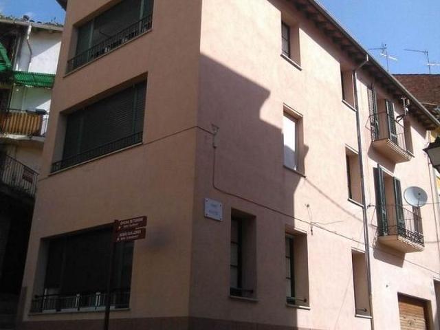 Piso en venta en calle Doctor Raventós, Sant Hilari Sacalm, de 325 m² 5 habitaciones por 180.000