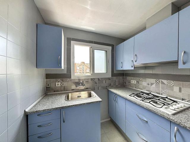 Piso en venta en calle Dolors Almeda, Cornellà de Llobregat, de 55 m² 3 habitaciones por 228.000